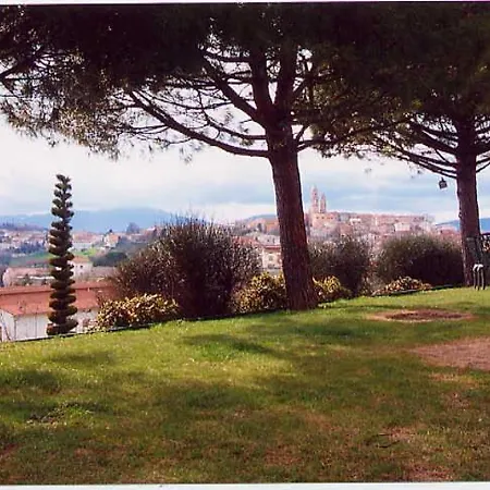 Superb Views, Elegant & Comfortable Apartment!